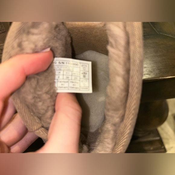 Brand new never worn ultra mini uggs! - Picture 8 of 10